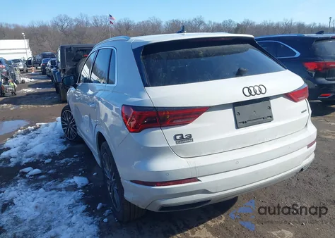 2021 Audi Q3 Premium Plus 40 Tfsi Quattro Tiptronic z USA, uszkodzony, nr VIN WA1BUCF32M1070626
